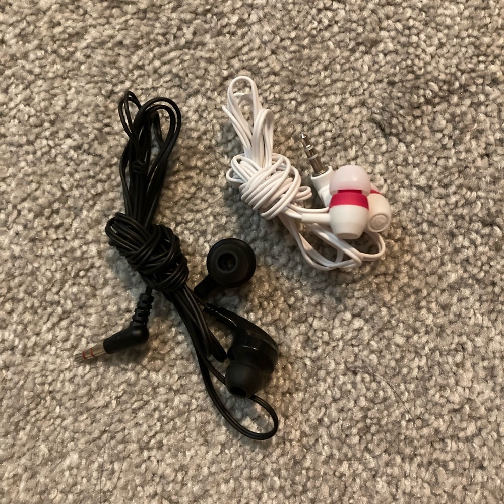 Earphones suitable for airplane audio, two sets